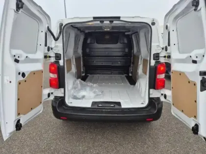 Photo 16 Peugeot Expert  Fg M 2.0 BlueHDi 145ch S&S EAT8