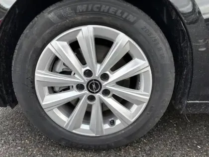 Photo 14 Opel Astra  1.2 Turbo Hybrid 145ch Edition e-DCT6