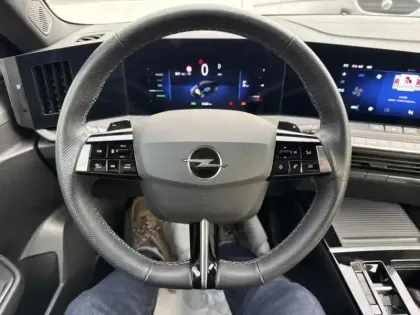 Photo 20 Opel Astra  1.2 Turbo Hybrid 145ch Edition e-DCT6