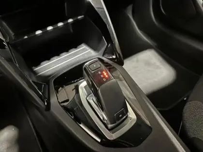 Photo 13 Peugeot 208  1.2 100 Style EAT8 Carplay Radar