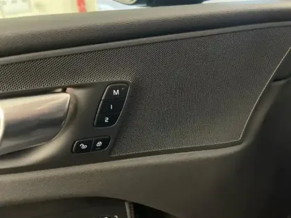 Photo 26 Volvo Xc60  T6 Hybride Rechargeable 253 + 145ch Plus Style Dark Geartronic 8 AWD