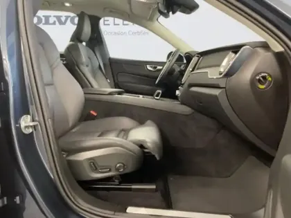 Photo 23 Volvo Xc60  T6 Hybride Rechargeable 253 + 145ch Plus Style Dark Geartronic 8 AWD