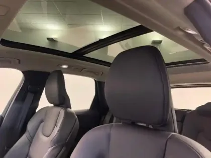 Photo 28 Volvo Xc60  T6 Hybride Rechargeable 253 + 145ch Plus Style Dark Geartronic 8 AWD