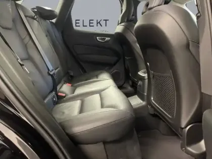 Photo 9 Volvo Xc60  T6 Hybride Rechargeable 253 + 145ch Plus Style Dark Geartronic 8 AWD
