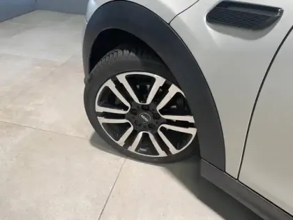 Photo 7 Mini Mini  5 Portes Cooper 136ch Edition Premium BVA7