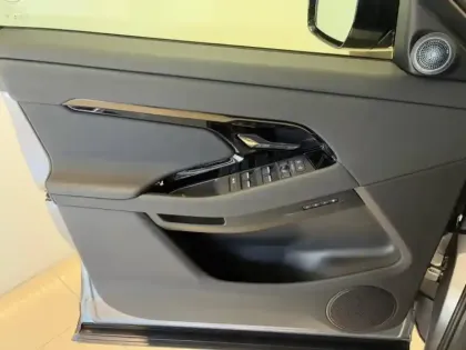 Photo 10 Land rover Range Rover Evoque  1.5 P270e PHEV 269ch S