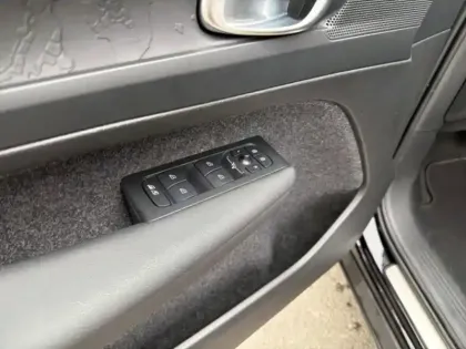 Photo 10 Volvo Ex40  Single Extended Range 252ch Plus