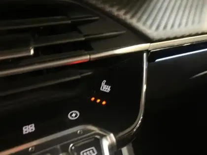 Photo 14 Peugeot 208  e- 136ch GT Pack