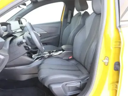 Photo 8 Peugeot 208  1.5 BlueHDi 100ch S&S GT