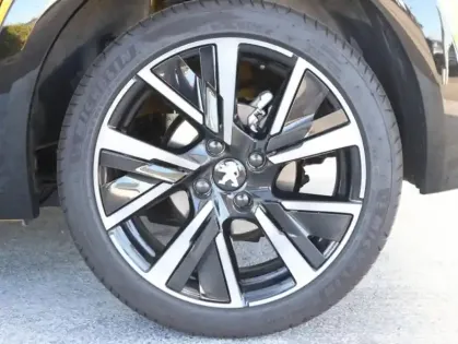 Photo 10 Peugeot 208  1.5 BlueHDi 100ch S&S GT