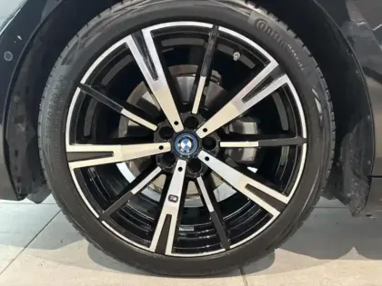 Photo 6 BMW Serie 5 Série 5 530e 299ch M Sport xDrive