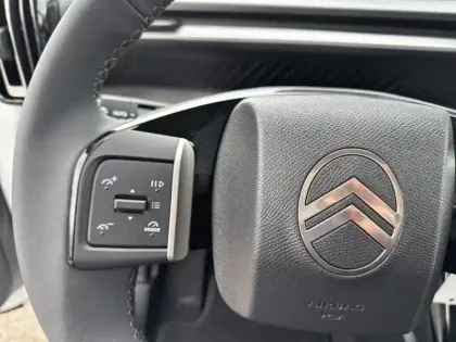 Photo 12 Citroën C3 Aircross  1.2 Hybride 145ch MAX