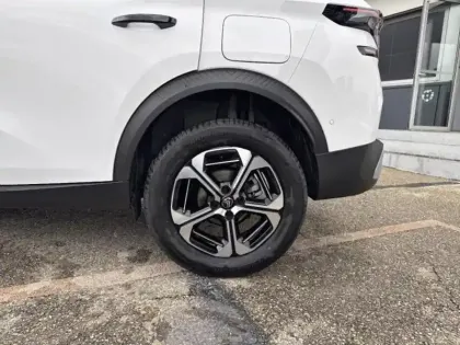 Photo 10 Citroën C3 Aircross  1.2 Hybride 145ch MAX