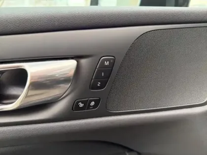 Photo 11 Volvo V60  B4 197ch Plus Style Dark DCT 7