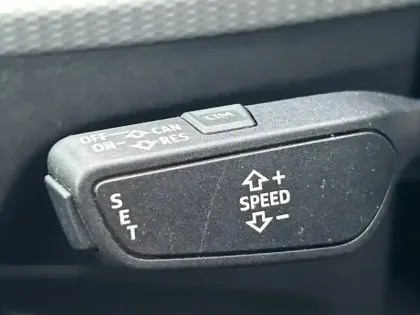 Photo 12 Audi Q2  35 TFSI 150ch Design S tronic 7