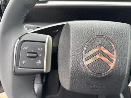 Photo 12 Citroën C3 Aircross  1.2 Hybride 145ch MAX