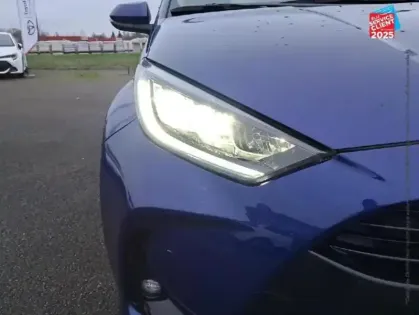 Photo 12 Toyota Yaris  116h Design 5p MY22 Camera