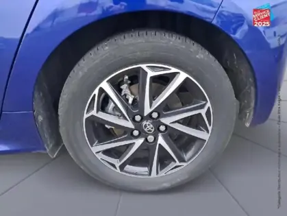 Photo 9 Toyota Yaris  116h Design 5p MY22 Camera