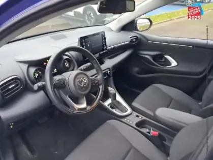 Photo 14 Toyota Yaris  116h Design 5p MY22 Camera