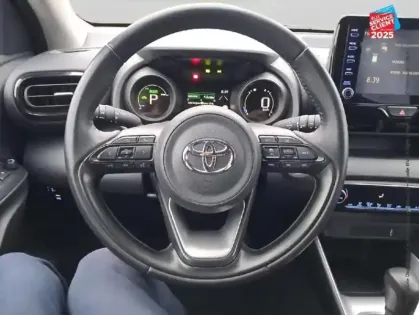 Photo 11 Toyota Yaris  116h Design 5p MY22 Camera