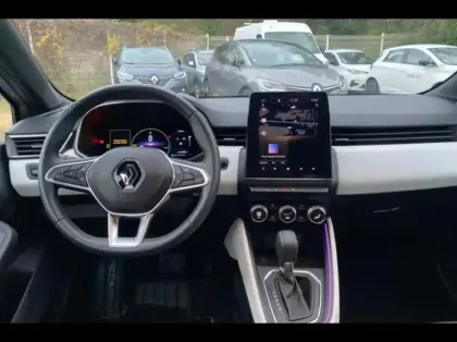 Photo 8 Renault Clio  1.6 E-Tech 145ch full hybrid Techno