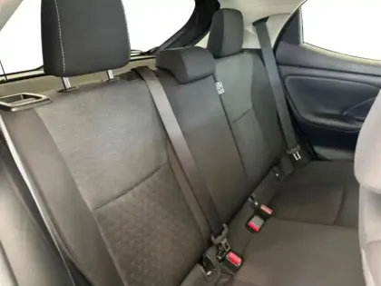 Photo 11 Toyota Yaris  116h Design 5p MY22