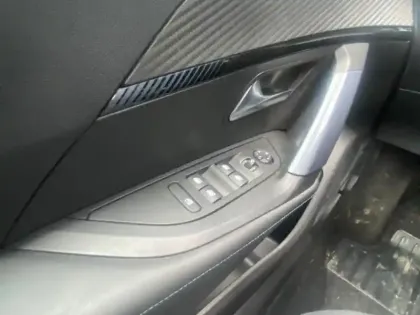 Photo 9 Peugeot 2008  1.2 PureTech 100ch S&S Allure