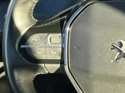 Photo 12 Peugeot 2008  1.2 PureTech 100ch S&S Allure