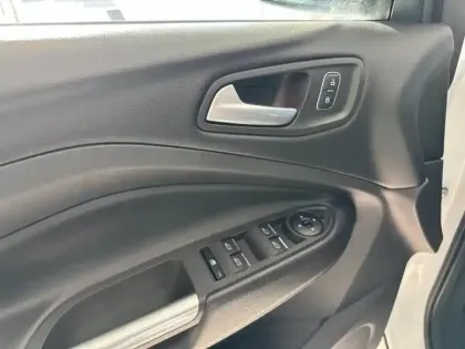 Photo 13 Ford Kuga  1.5 Flexifuel-E85 150ch Stop&Start Titanium 4x2 Euro6.2