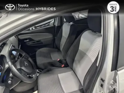 Photo 6 Toyota Yaris  100h France Business 5p RC18