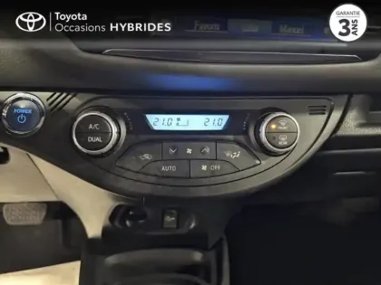 Photo 8 Toyota Yaris  100h France Business 5p RC18