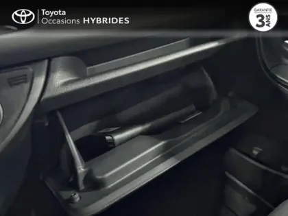 Photo 9 Toyota Yaris  100h France Business 5p RC18