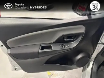 Photo 10 Toyota Yaris  100h France Business 5p RC18