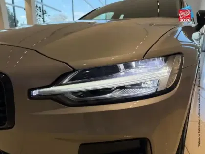 Photo 27 Volvo V60  B4 197ch Plus Style Dark DCT 7 Camera GPS