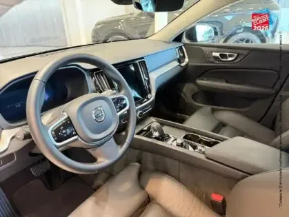 Photo 14 Volvo V60  B4 197ch Plus Style Dark DCT 7 Camera GPS