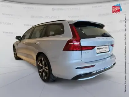 Photo 7 Volvo V60  B4 197ch Plus Style Dark DCT 7 Camera GPS