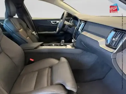 Photo 19 Volvo V60  B4 197ch Plus Style Dark DCT 7 Camera GPS