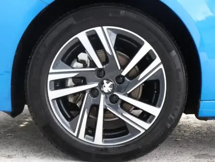 Photo 10 Peugeot 208  1.2 PureTech 100ch S&S Allure 118g