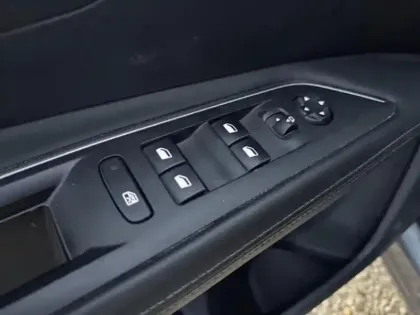 Photo 12 Peugeot 3008  1.6 THP 165ch Crossway S&S EAT6