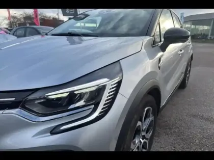 Photo 13 Renault Captur  1.6 E-Tech hybride 145ch Techno