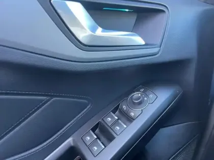 Photo 10 Ford Focus  1.0 Flexifuel mHEV 125ch ST-Line Style