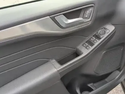 Photo 11 Ford Kuga  2.5 Duratec 190ch FHEV E85 Titanium BVA