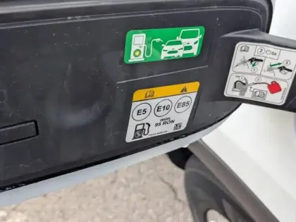 Photo 10 Ford Kuga  2.5 Duratec 190ch FHEV E85 Titanium BVA