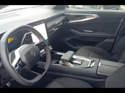 Photo 9 Renault Espace  1.2 E-Tech full hybrid 200ch esprit Alpine 5 places - 25