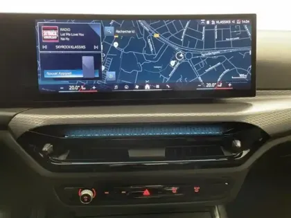 Photo 12 BMW Serie 3 Série 3 330eA 292ch M Sport