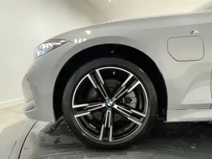 Photo 7 BMW Serie 3 Série 3 330eA 292ch M Sport