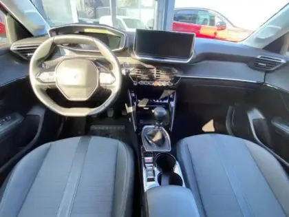 Photo 5 Peugeot 208  1.2 PureTech 100ch S&S Roadtrip 118g