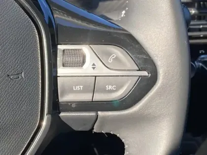 Photo 12 Peugeot 208  1.2 PureTech 100ch S&S Roadtrip 118g