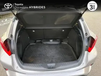 Photo 7 Toyota C-HR  122h Distinctive 2WD E-CVT MC19