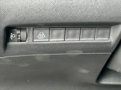 Photo 11 Peugeot 2008  e- 136ch Allure